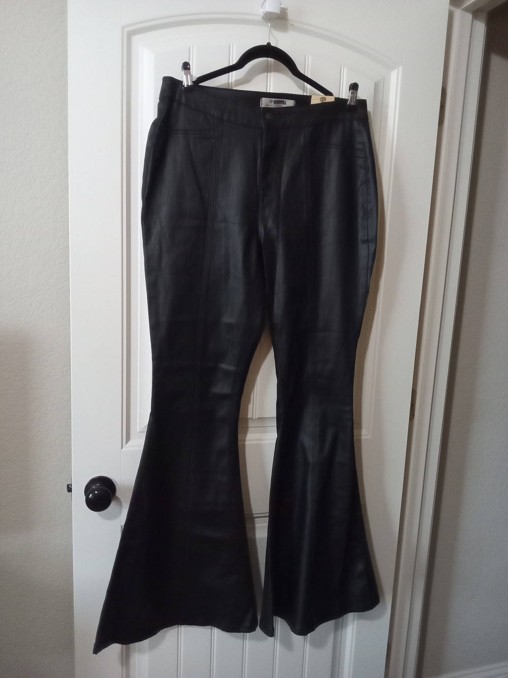 Rock & Roll Cowgirl Denim Bell Bottom Leather Look Denim Jeans NWT Sz 32"